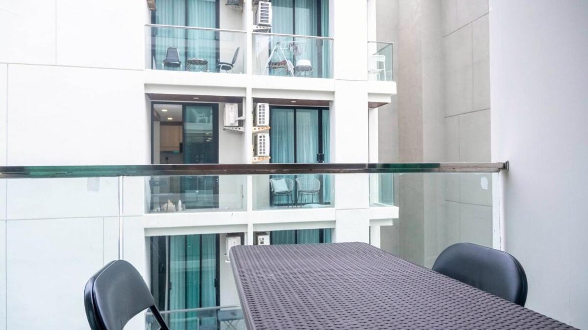 Deluxe Pool View 1br