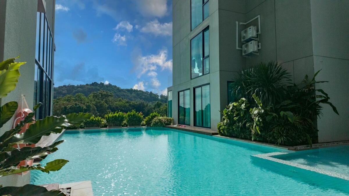 Deluxe Pool View 1br Apartment *