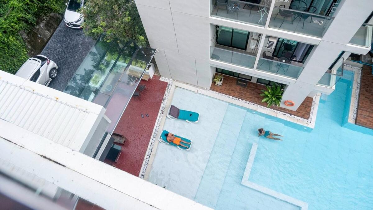Deluxe Pool View 1br Apartment *